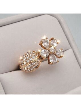 Floral Leaf Cluster Ring Gold and Silver Affordable Jewelry Size 8